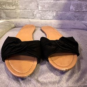 Black fabric bow tie band for thin flip flops size 8